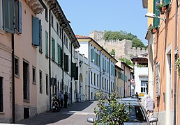 Ortskern und Burg von Monzambano