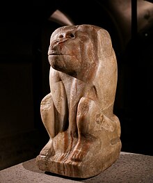 Grobe Steinstatue eines Pavians