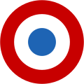 Vanaf 1912 begon de Franse luchtmacht met het gebruik van roundels op militaire vliegtuigen, kort voor de Eerste Wereldoorlog. Vergelijkbare nationale kokardes, met een andere volgorde van kleuren, werden later door hun bondgenoten overgenomen als vliegtuig roundels.