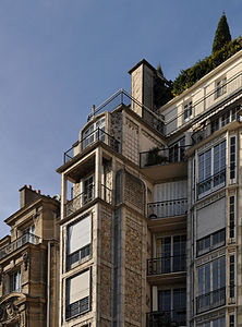 Edificio residencial de hormigón y cerámica diseñado por Auguste Perret en el 25 bis de la Rue Franklin (1904).