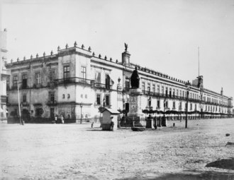 Fotografija Narodne palače med letoma 1880-1900