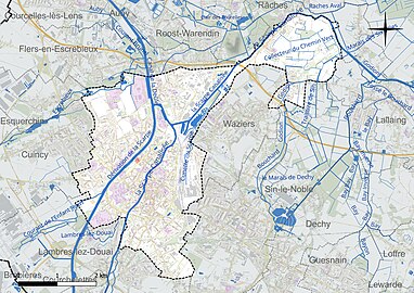 Carte en couleur présentant le réseau hydrographique de la commune