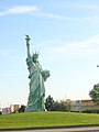 Копия Статуи Свободы в Кольмаре, родном городе ее скульптора Фредерика Огюста Бартольди, стала заметным местом собрания протестов против создания нового французского региона Гранд-Эст