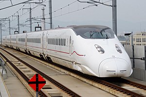 800系で運行の「つばめ」（2011年4月）