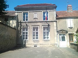 The town hall in Chalancey