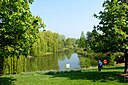 ☎∈ Cambridge Science Park east pond in April 2011.
