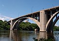 F. W. Cappelen Memorial Bridge fører Franklin Avenue i Minneapolis over Mississippifloden.