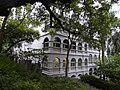 Le centre d'arts visuels de Hong Kong dans le parc.