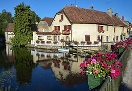 The Bèze riverside at Mirebeau-sur-Bèze