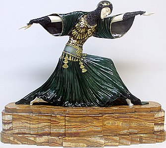 Dansatoare (din bronz și fildeș), de Chiparus (c. 1925)