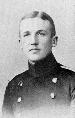 Portrett av ung Kurt von Schleicher iført uniform