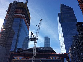 30 Hudson Yards em construção à esquerda e o já completo 10 Hudson Yards à direita