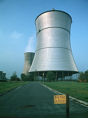 Trockenkühlturm des THTR-300 (1991 abgerissen)