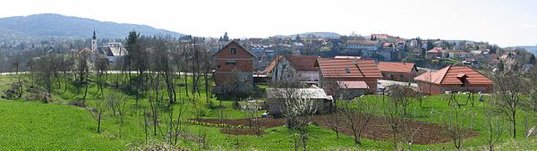 Panorama Slunja, pogled s groblja.