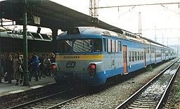 Elektrická jednotka řady 451 na Masarykově nádraží v Praze roku 1998