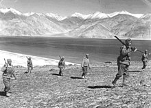 Soldats indiens en patrouille pendant la guerre frontalière sino-indienne de 1962.