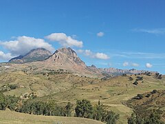 Cordillera Ouarsenis, al noroeste (1985 m).