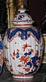 An imari-styled vase, manufactured in De Griekse A, (حوالي. 1700-1720), Museum Geelvinck-Hinlopen Huis