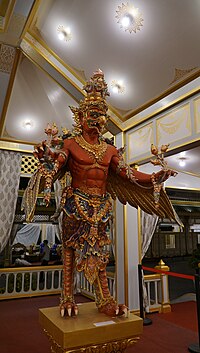 Garuda a Bhumibol Adulyadej temetésén
