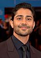 Manish Dayal interpreta Vijay Nadeer