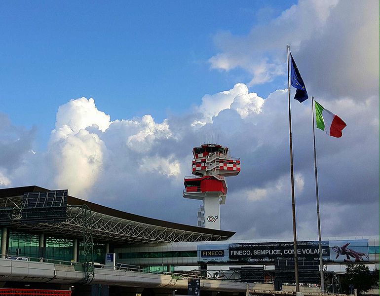 Datei:Aeroporto Fiumicino - Torre ENAV ristrutturata 2015.jpeg