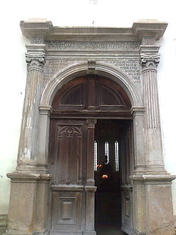 Az evangélikus templom bejárata