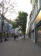 A rua Kongensgade no centro de Odense