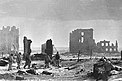 Sowjetische Soldaten im Stadtzentrum des weitgehend zerstörten Stalingrad (2. Februar 1943)