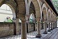 Neuromanische Arkaden mit profilierten Archivolten (Versöhnungskirche Dresden)