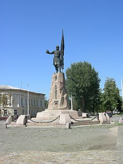 Jermak Tyimofejevics emlékműve a városban.