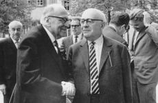 Max Horkheimer (vľavo) a Theodor Adorno