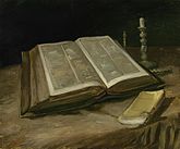 Açıq Bibliya, söndürülmüş şam və roman ilə natürmort, 1885-ci il. Van Qoq Muzeyi, Amsterdam