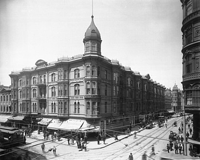 Hollenbeck Block (1884-1933), SW corner of 2nd & Spring. c.1900-1905.