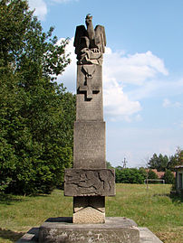 Pomnik poległych w II WŚ pracowników fabryki na terenie muzeum