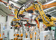 産業用ロボットの一例、腕型ロボット