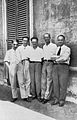 Fermi cos seus estudantes, os mozos da rúa Panisperna, de esquerda a dereita: Oscar D'Agostino, Emilio Segrè, Edoardo Amaldi, Franco Rasetti e o propio Fermi.