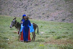 زنان عشایر خفر پادنا، در حال آماده شدن برای کوچ