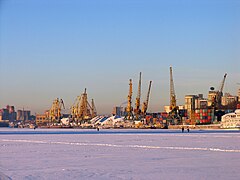 Северный речной порт зимой