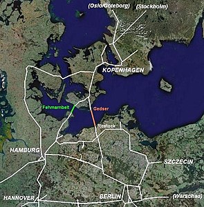 Fehmarnbelt-Querung (grün) bzw. Rostock-Gedser-Querung (orange) im Autobahnnetz