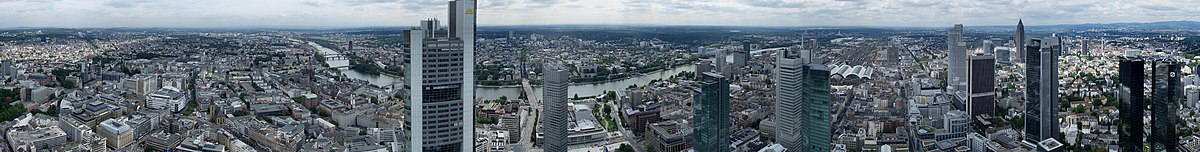 Uitzicht over Frankfurt vanaf de Main Tower