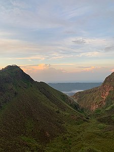 Pemandangan dari atas gunung Batur