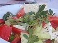 Griechischer Salat mit „Glystrida“ (Portulak)