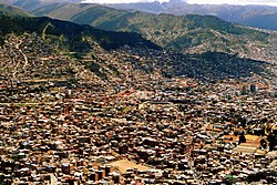 El Alto obklopené andskými kopci