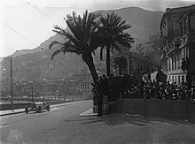Photo de Caracciola pilotant une Mercedes-Benz SSK au Grand Prix automobile de Monaco 1929.