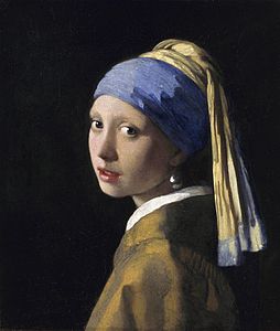 İnci Küpeli Kız: Johannes Vermeer'in başyapıtlarından biri olarak kabul edilen ve "Kuzeyin Mona Lisa'sı" ya da "Hollandalı Mona Lisa" olarak da bilinen bu tablo Lahey'de bulunan Mauritshuis'te sergilenmektedir. (Üreten: Johannes Vermeer)