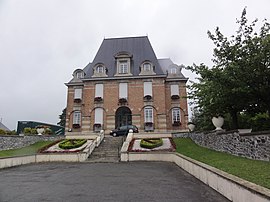 The town hall in Glageon