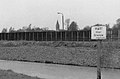 Blick von Büstedt nach Oebisfelde, im Vordergrund die DDR-Grenze und die Aller, um 1978