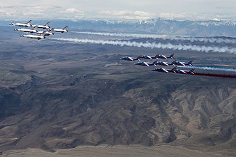 Flygning tillsammans med Patrouille de France över Death Valley i Kalifornien, 17 april 2017.