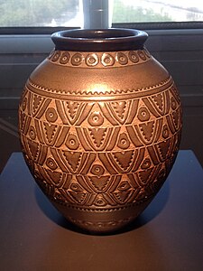 Керамічна ваза з мотивами африканської дерев'яної скульптури Еміль Ленобль, Музей декоративного мистецтва, Париж (1937)