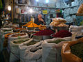 Bazar di Esfahan, venditore di spezie.